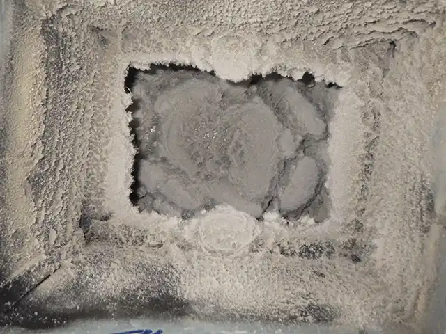 排気ダクト施工前