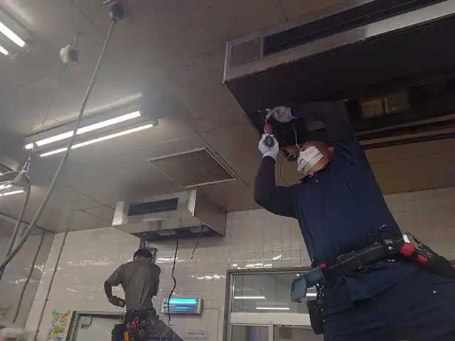 厨房室エアコン清掃