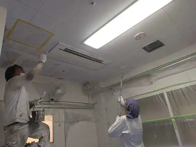 脱衣所天井塗装
